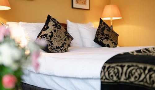 Classic Double or Twin Room with Canal View