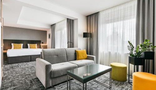 Junior Suite with King or Twin Bed