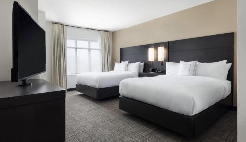 Studio, 2 Queen, Sofa bed