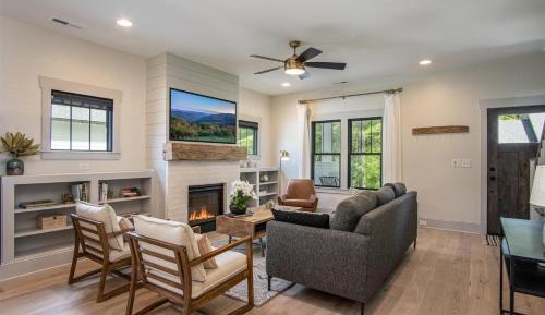 Three-Bedroom Holiday Home 
