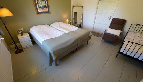 Double Room with Shared Bathroom