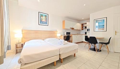 Studio (4 Adults)