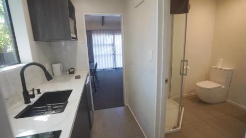 One-bedroom Apartment with Queen and Single bed