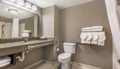 Queen Suite with Sofa Bed - Disability Access