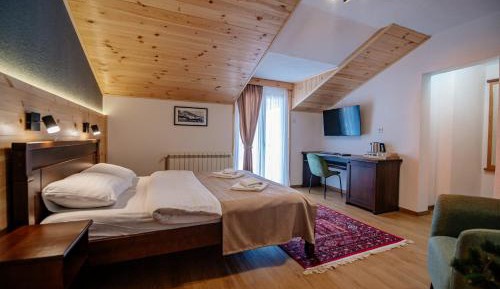 Deluxe Double Room with Extra Bed
