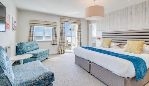 Family Room with Sea View & Balcony 