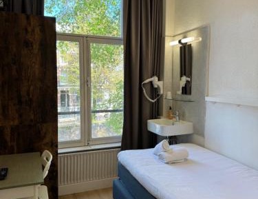 Single Room with Private External Bathroom