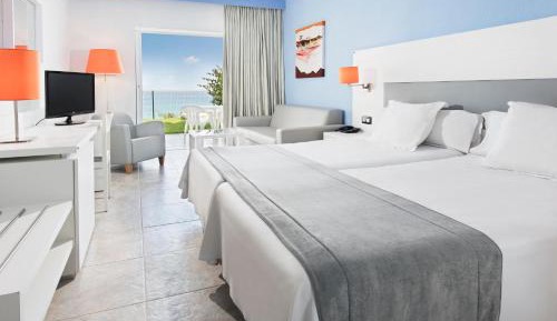 Double or Twin Room with Sea View (1 Adult)