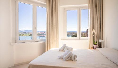 Standard Triple Room with Sea View