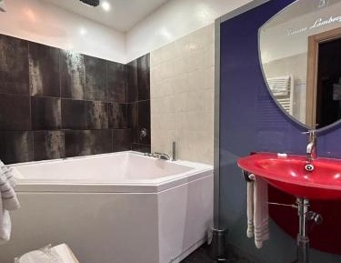 Suite (4 Adults)