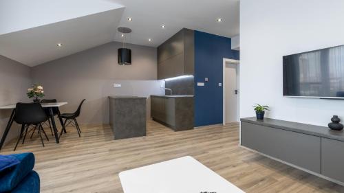 One-Bedroom Apartment with Balcony