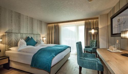 Deluxe Double Room with Shower