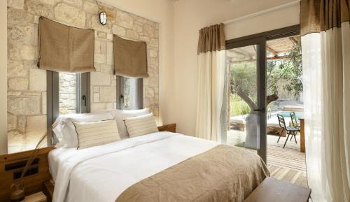 Suite with Garden & Private Pool