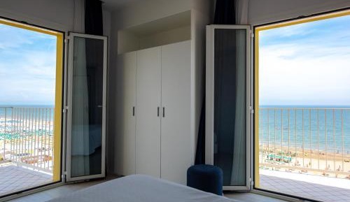 Family Room with Sea View