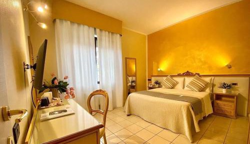 Large Double or Twin Room