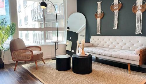 One-Bedroom Apartment with City View