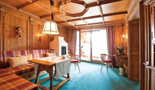 Suite up to 230 ft²