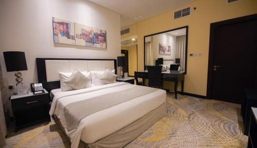 Deluxe King Suite Non-Smoking