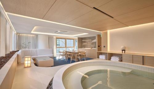 Grand City Spa Suite