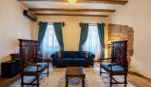 Deluxe Family Suite
