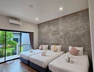 Deluxe Triple Room