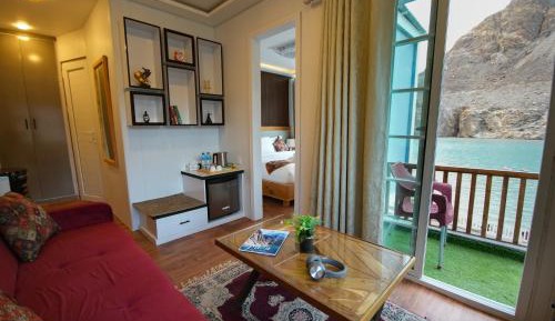 Suite with Lake View