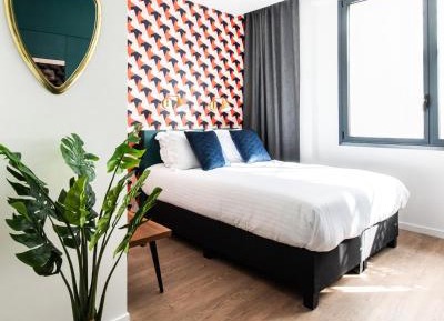 Large Studio with Kitchen