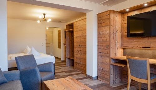 Loge Room