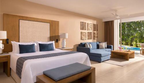 Junior Suite with Pool Access