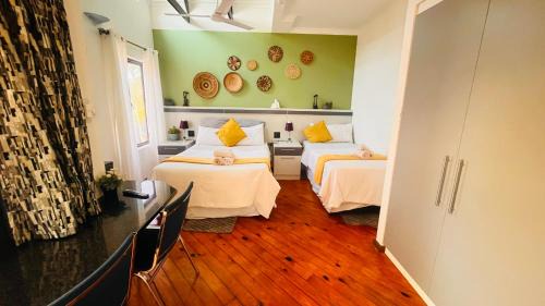 Triple Room with Balcony