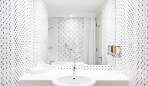 Standard Queen Room - Disability Access