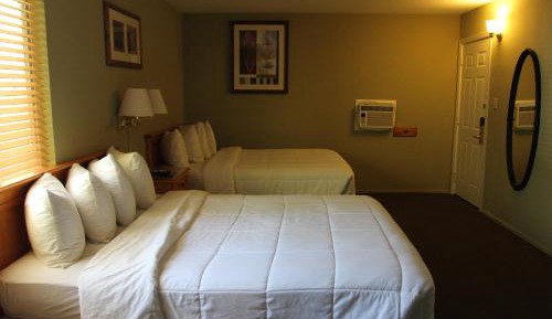Deluxe Queen Room with Two Queen Beds and Kitchen