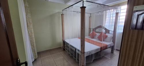 King Studio with Sofa Bed
