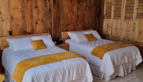 Deluxe Room (2 Adults + 1 Child)
