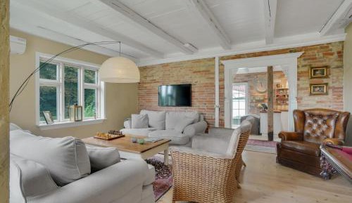 Three-Bedroom Holiday Home 