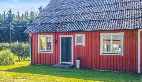 One-Bedroom Holiday Home