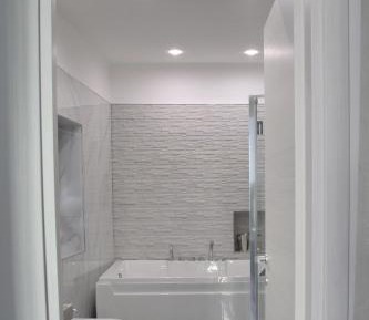 Suite with Hot Tub