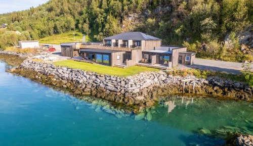 Double or Twin Room with Sea View