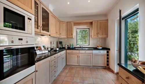 Three-Bedroom Townhouse with Pool