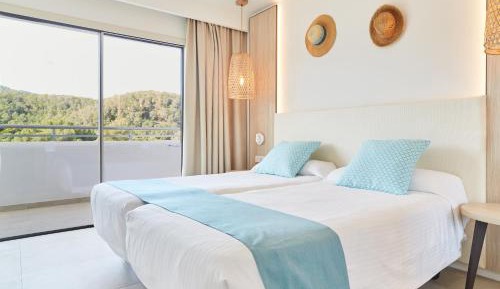 Comfort One-Bedroom Apartment (2 - 4 Adults)