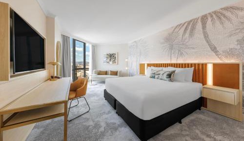 Amora Premier King with Complimentary Mini-bar and Free Wi-Fi