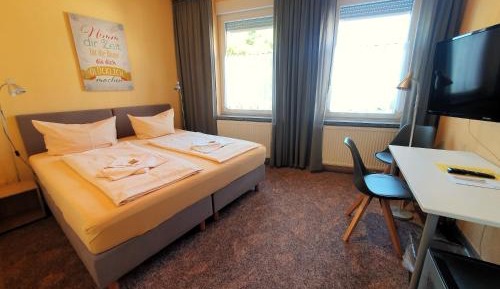 Double Room with shower/toilet