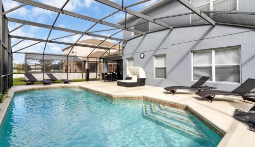 Five-Bedroom Holiday Home