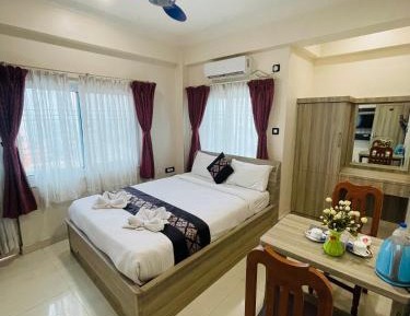Deluxe Double Room (2 Adults + 1 Child)