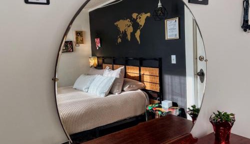 Deluxe Queen Suite