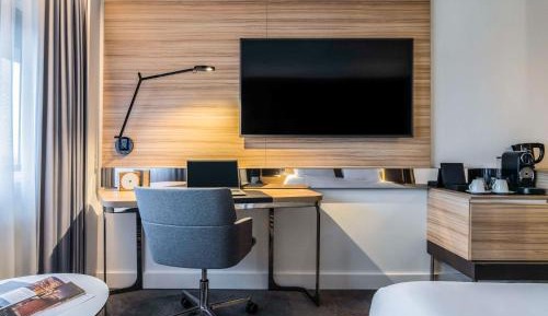 Executive Queen Room