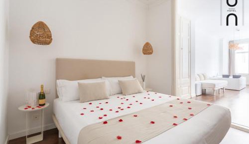 Deluxe Suite with Spa Bath