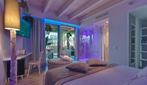 Suite with Spa Bath