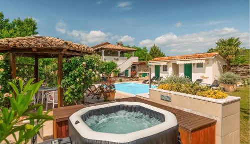 Three-Bedroom Holiday Home 