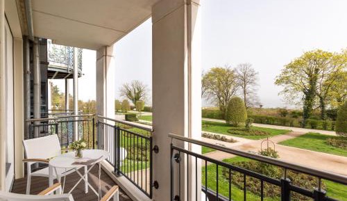 Renovated Deluxe Double Room with Balcony and Sea View